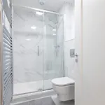 3rd Floor Stylish 2-bed アパート *