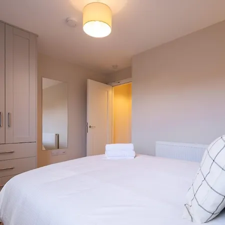 3rd Floor Stylish 2-bed アパート *