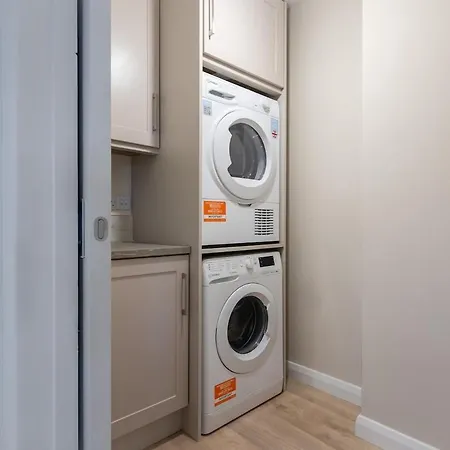 Апартаменты 3rd Floor Stylish 2-bed *