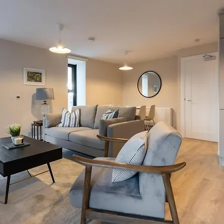 3rd Floor Stylish 2-bed * Дроэда