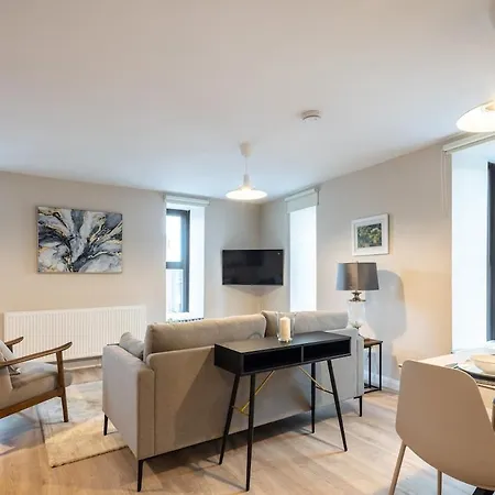 3rd Floor Stylish 2-bed Апартаменты