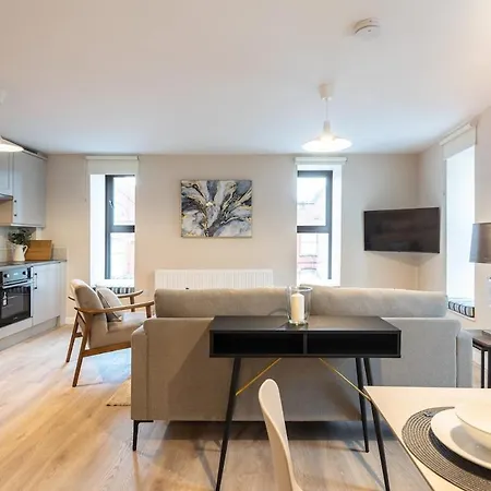 3rd Floor Stylish 2-bed * Дроэда