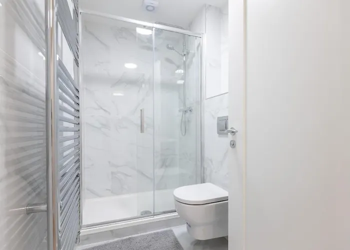 3rd Floor Stylish 2-bed アパート *