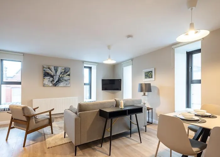 3rd Floor Stylish 2-bed アパート