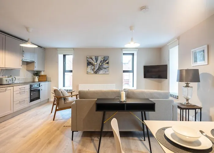 3rd Floor Stylish 2-bed * ドロイダ